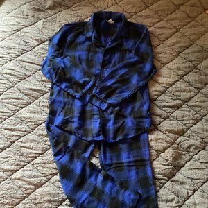 GAP KIDS blue and black plaid pj set